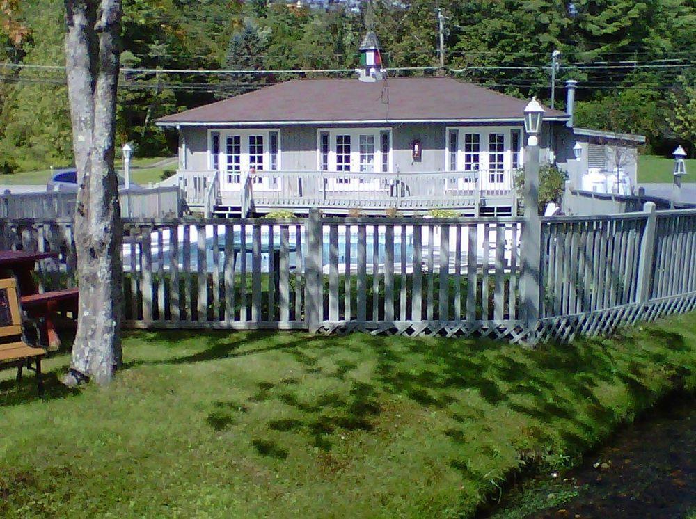 Lake George Suites Exteriér fotografie